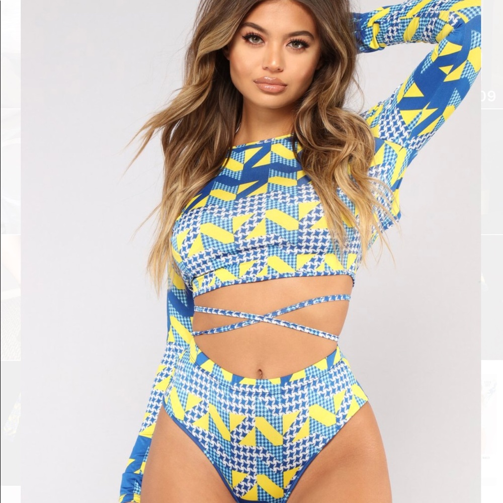 Swim suit